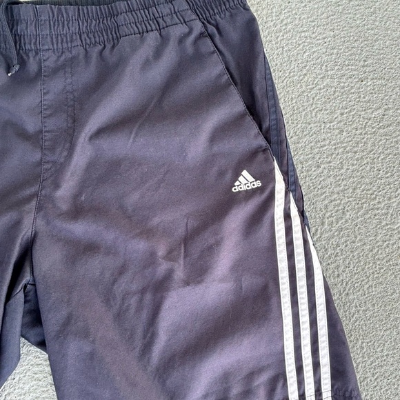 Adidas Shorts Men's XL Athleisure Security Pocket Media Pocket Retro 3 Stripe - Picture 2 of 5